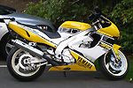 Gareth's Kenny Roberts-inspired Thunderace (thumbnail)